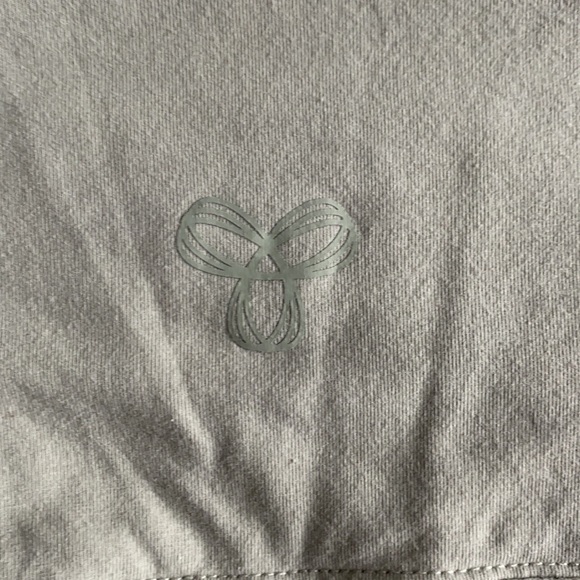 Aritzia light green leggings - Picture 2 of 3